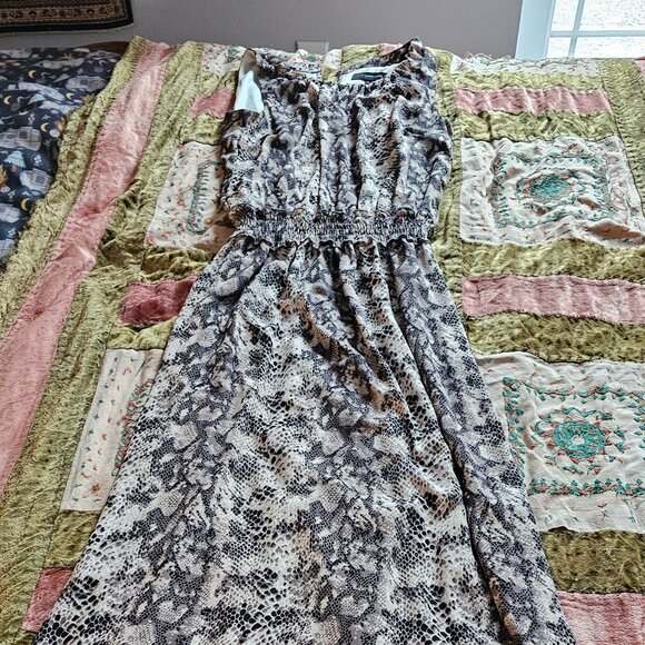 snake pattern dress - Picture 1 of 3